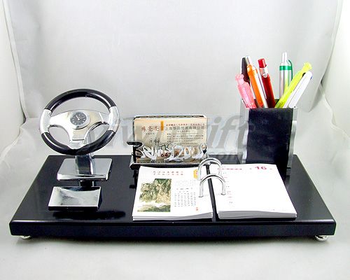 Steering wheel desktop furnishing, picture