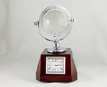 Revolving crystal globe, Picture