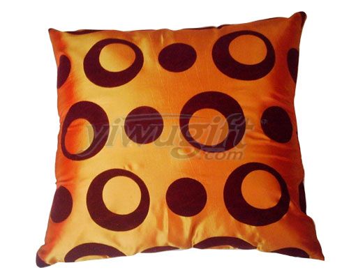 Circular patterns pillow